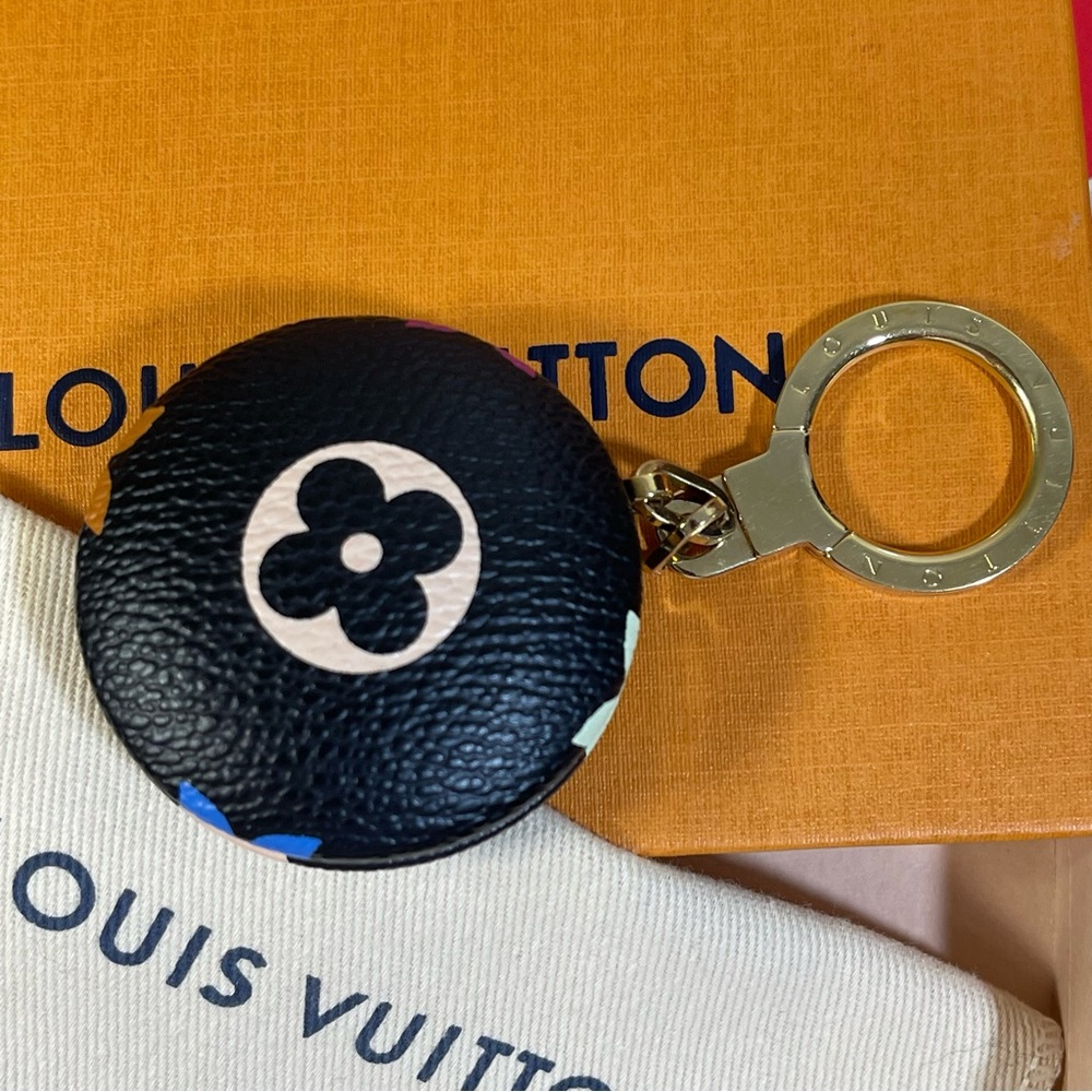 Louis Vuitton Astropill Multicolor Light Up Key Chain or Bag Charm - Picture 11 of 16